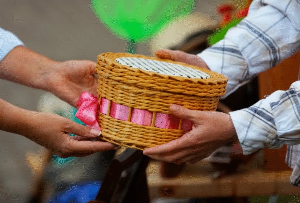 How to Choose the Perfect Indian Gift Basket for Any Occasion