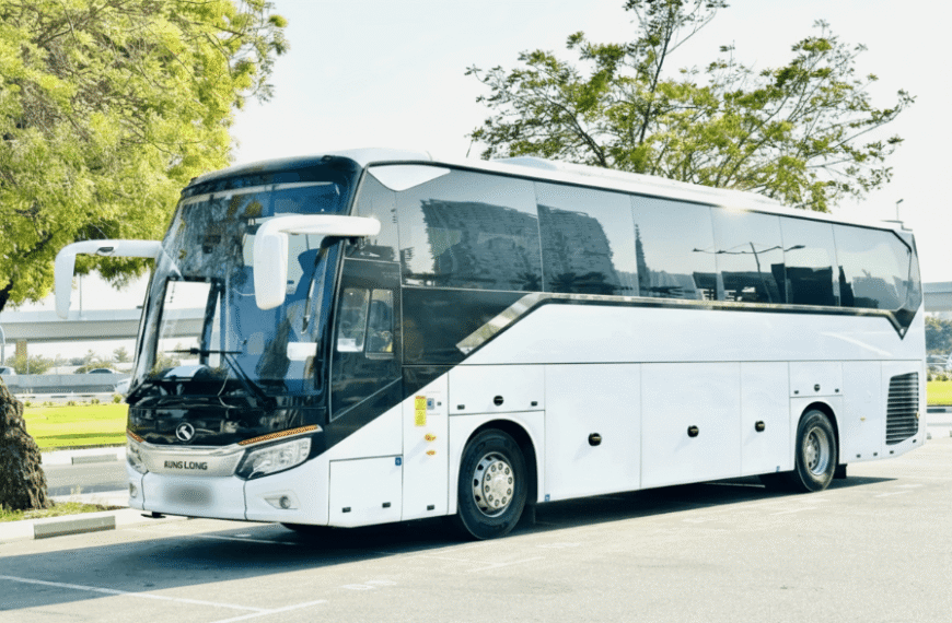 The Smart Traveler's Guide to Group Travel in Dubai: Why Choosing the Right Transportation Can Transform Your Trip